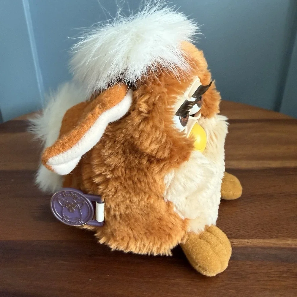 1999 Tiger Electronics Furby 70-800 Coffee Cream White Mohawk Brown Eyes Box